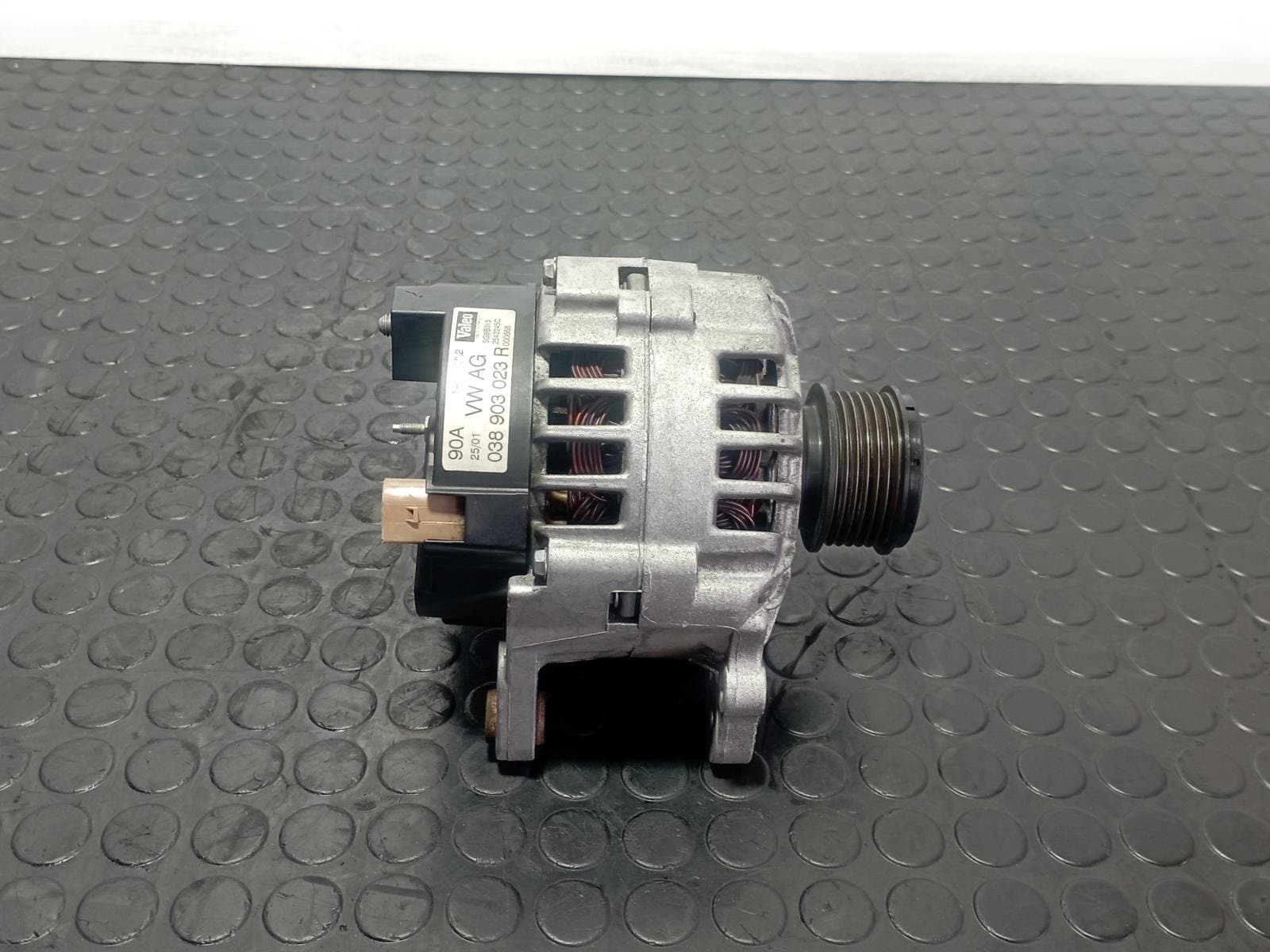 Recambio de ALTERNADOR para SEAT TOLEDO (1M2) Signo ASV referencia OEM IAM 038903023R - GRIS 2