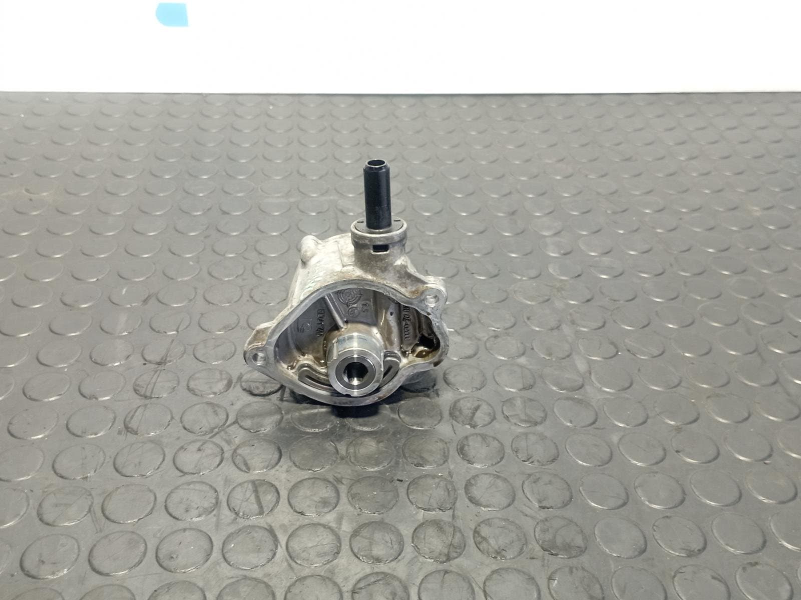 Recambio de DEPRESOR FRENO / BOMBA VACIO para MERCEDES-BENZ CLASE A (W176) 2.2 651930 referencia OEM IAM A6512300465 - BLANCO