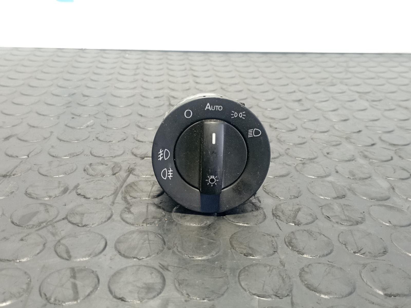 Recambio de MANDO LUCES para VOLKSWAGEN TOUAREG (7LA) 5.0 V10 AYH referencia OEM IAM 7L6941431AJ - NEGRO