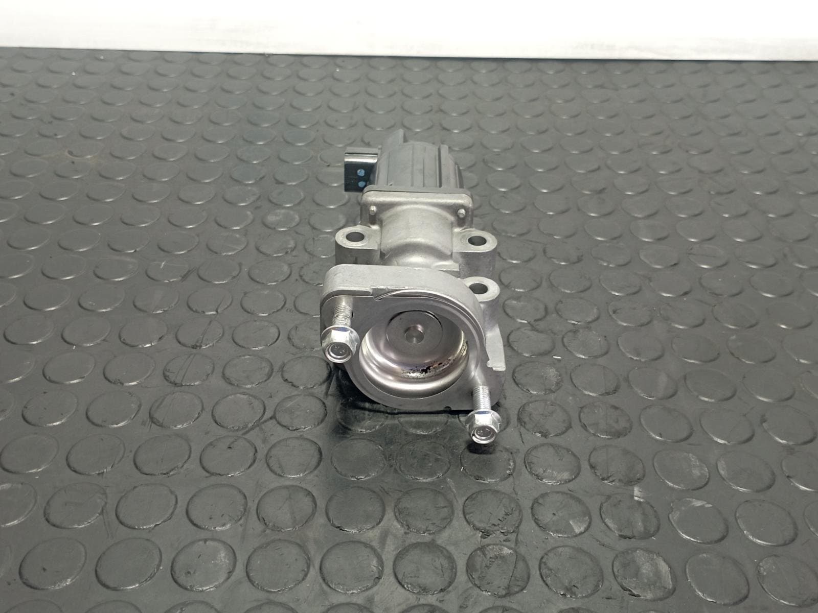 Recambio de VALVULA EGR para OPEL ASTRA J LIM. * D-A17DTR referencia OEM IAM K5T70380 - NEGRO