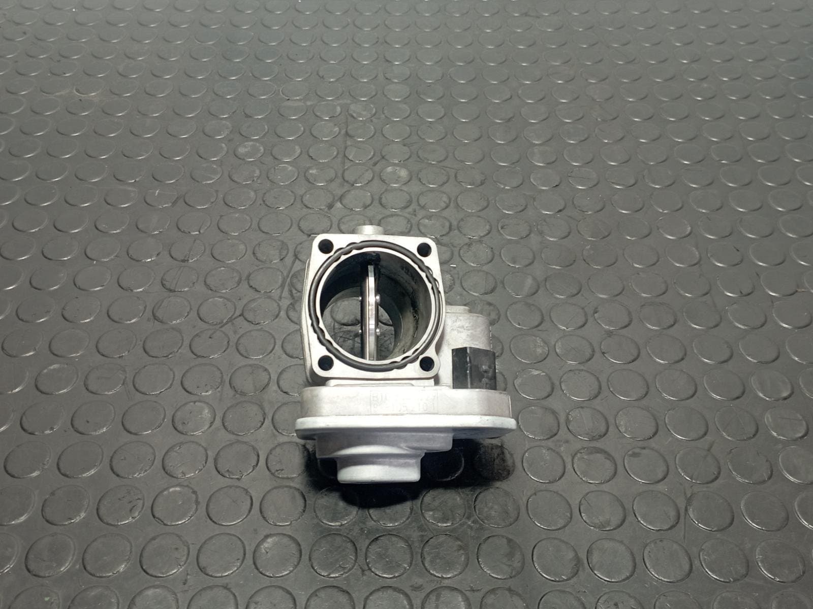 Recambio de CAJA MARIPOSA para OPEL ASTRA J LIM. * D-A17DTR referencia OEM IAM 8981052101 - NEGRO