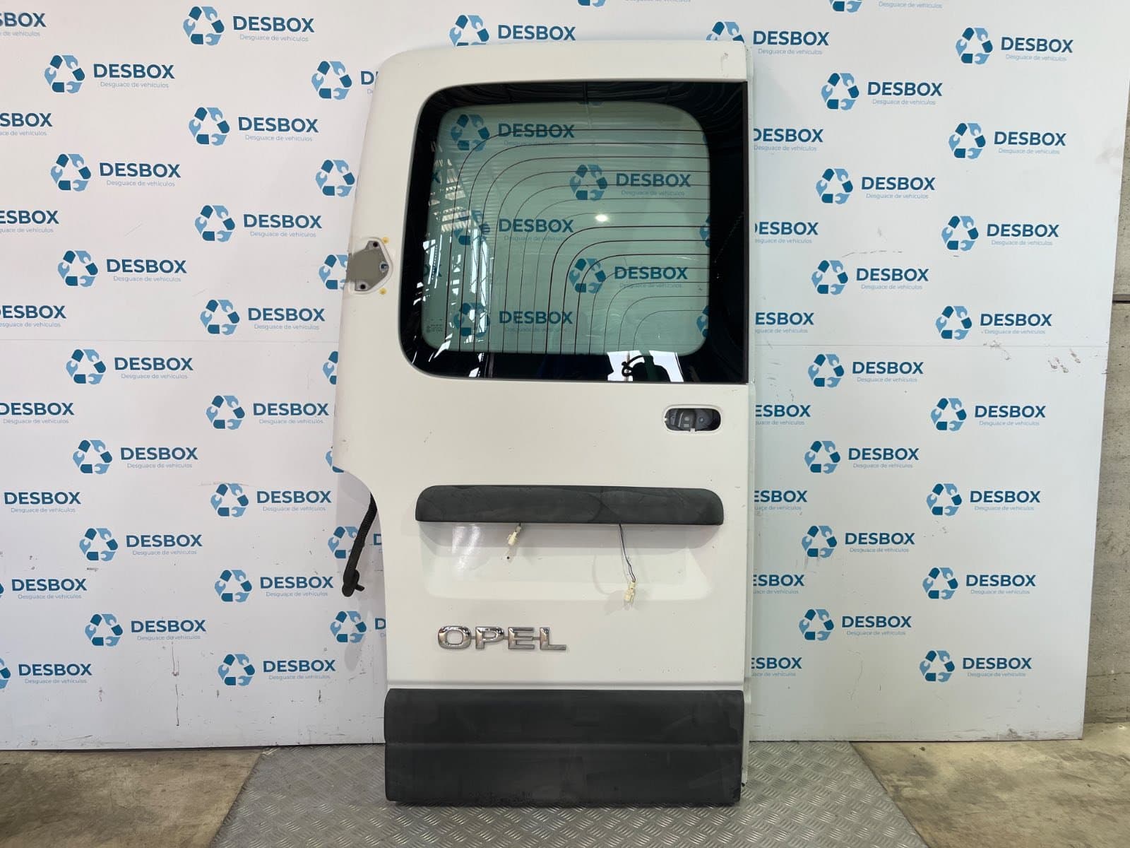 Recambio de PORTON TRASERO IZQUIERDO para OPEL MOVANO (2004 =>) Combi corto  L1H1 2.8t G9TC7 referencia OEM IAM   - BLANCA