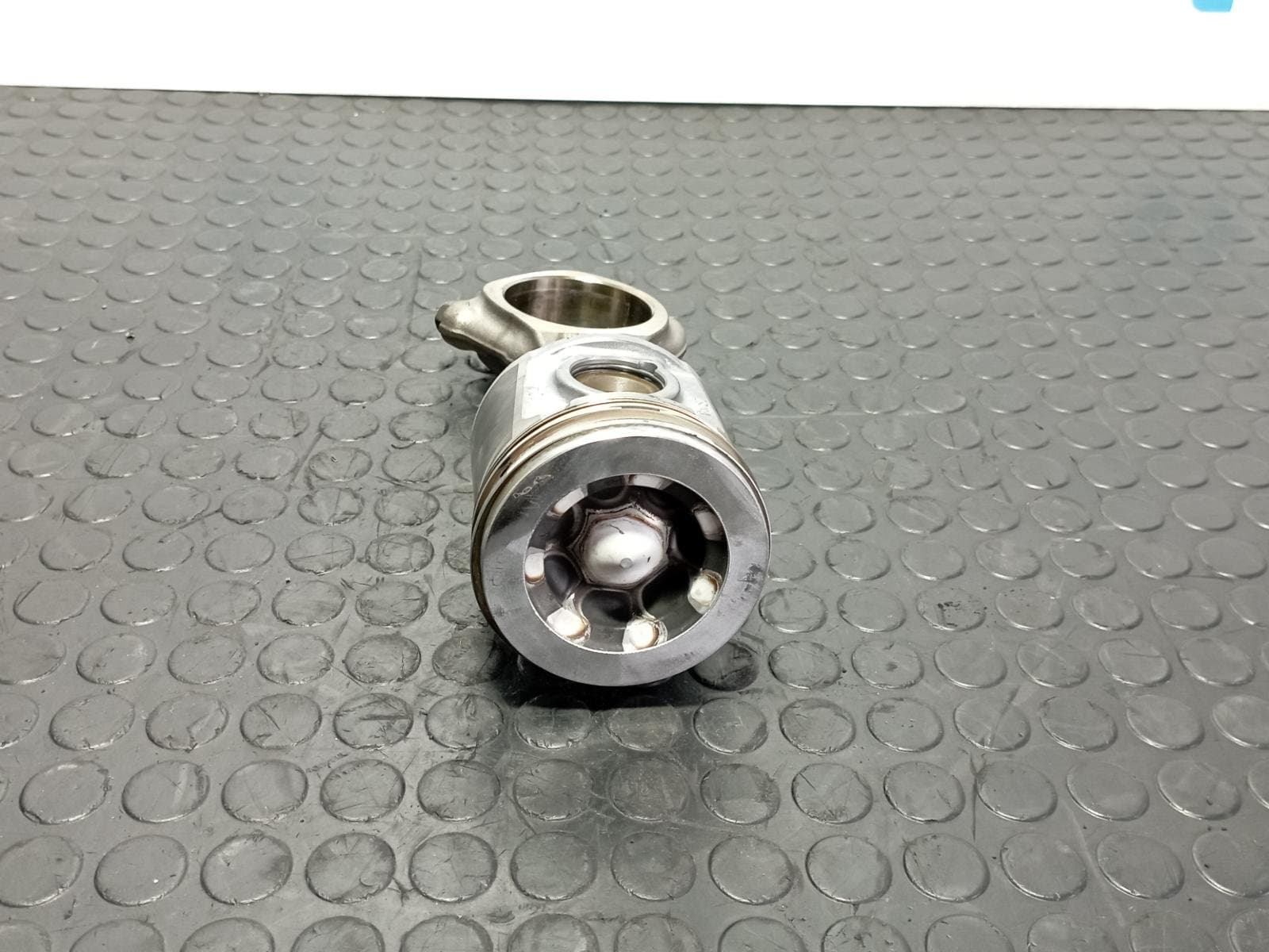 Recambio de PISTON para IVECO DAILY VI Caja/Chasis 33S15, 35S15, 35C15 F1AFL411C referencia OEM IAM 500054823 - BLANCO