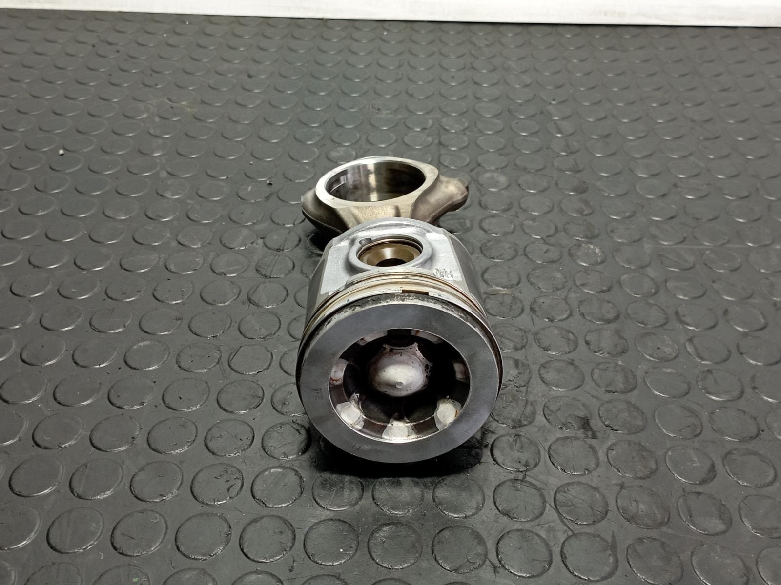 Recambio de PISTON para IVECO DAILY VI Caja/Chasis 33S15, 35S15, 35C15 F1AFL411C referencia OEM IAM 500054823 - BLANCO