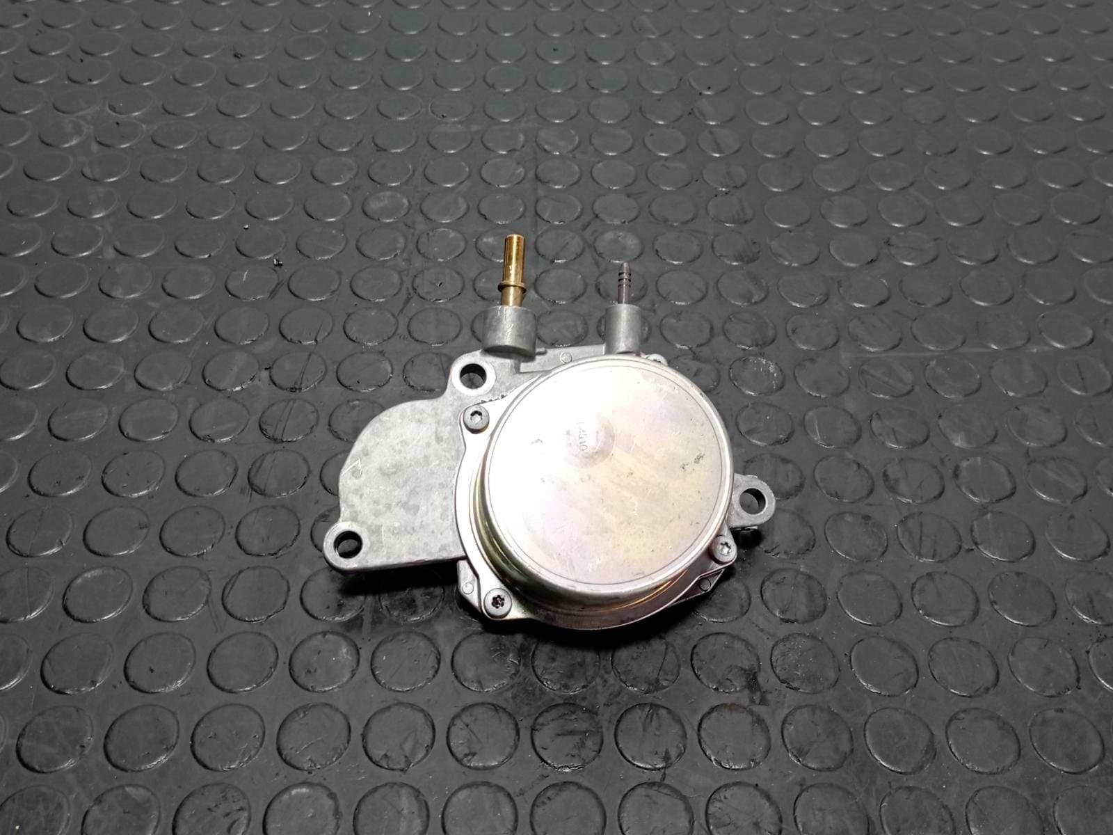 Recambio de DEPRESOR FRENO / BOMBA VACIO para OPEL ASTRA J LIM. * D-A17DTR referencia OEM IAM 8010016 - NEGRO