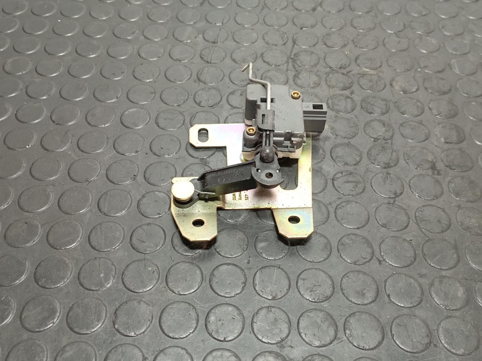 Recambio de MOTOR CIERRE CENTRALIZADO PORTON para VOLKSWAGEN TOUAREG (7LA) 5.0 V10 AYH referencia OEM IAM 7L6827425 - NEGRO 2