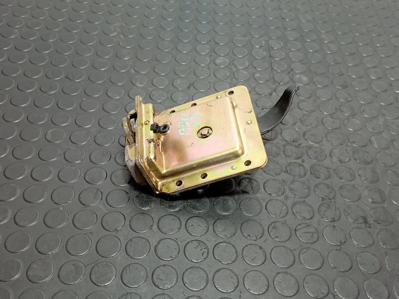 Recambio de CERRADURA PUERTA DELANTERA DERECHA para LAND ROVER SANTANA 2.5D            - 4