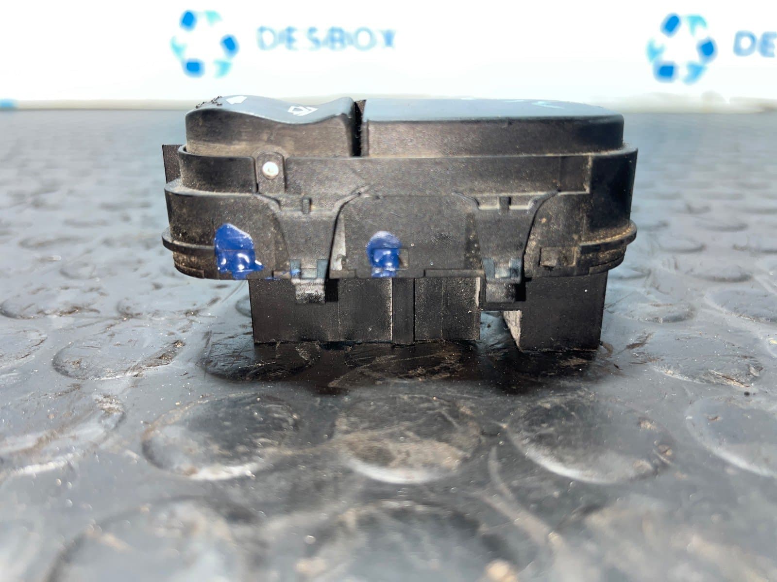Recambio de MANDO ELEVALUNAS DELANTERO IZQUIERDO para FORD FOCUS BERLINA (CAK) Ambiente C9DC referencia OEM IAM 98AG14529AC - GRIS 4