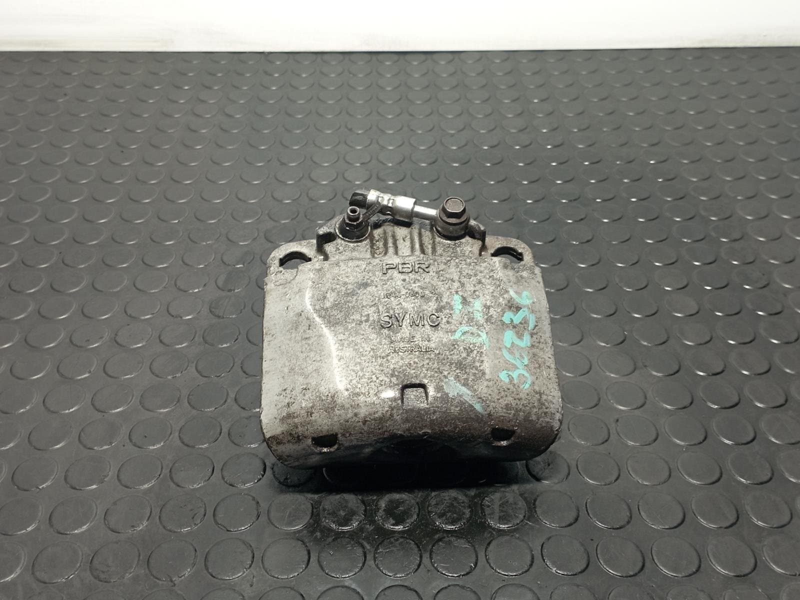 Recambio de PINZA DE FRENO DELANTERA IZQUIERDA para SSANGYONG MUSSO 2.9 D OM662 referencia OEM IAM K246030C - ROJO