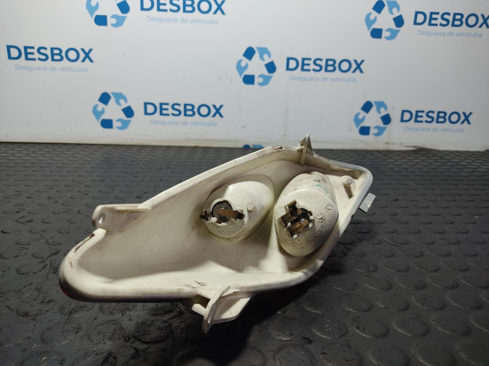 Recambio de PILOTO TRASERO IZQUIERDO para YAMAHA X-MAX 250 250 - ROJO 2