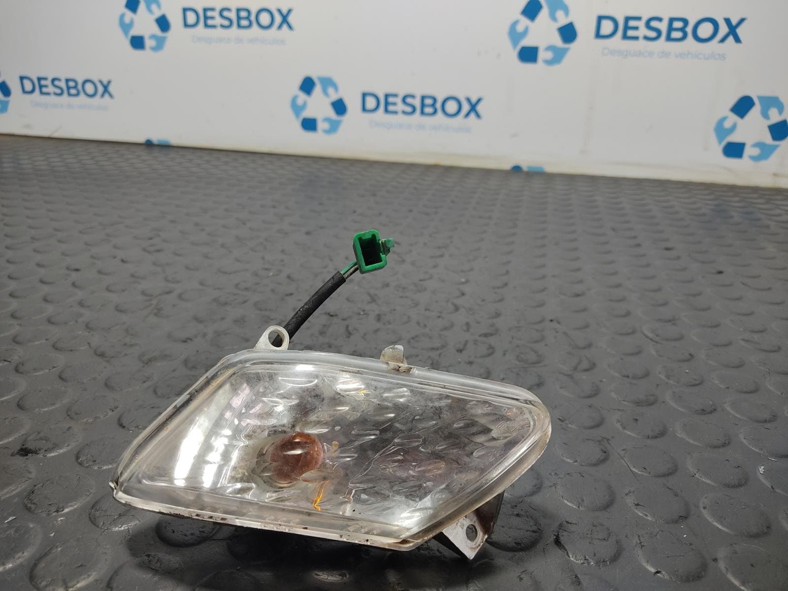 Recambio de PILOTO DELANTERO DERECHO para YAMAHA X-MAX 250 250 referencia OEM IAM 50R004126  - ROJO 3