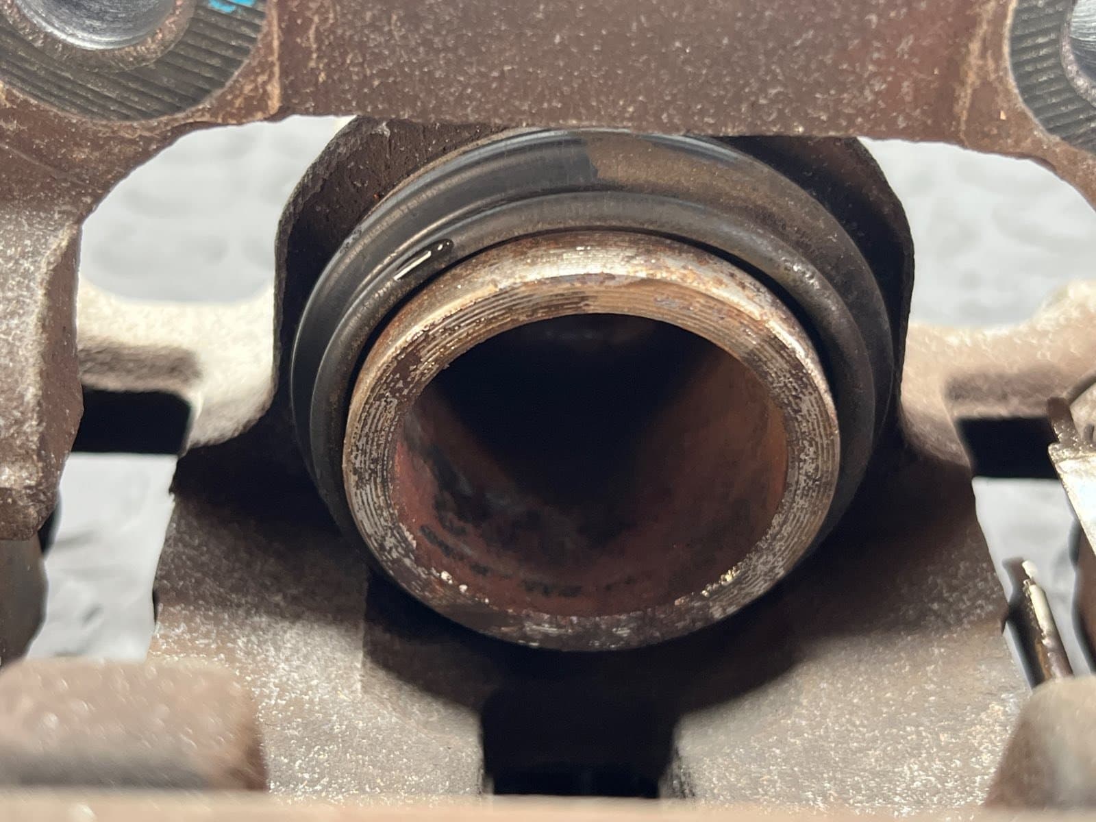 Recambio de PINZA DE FRENO TRASERA DERECHA para SSANGYONG KYRON 2.0 DI D20DT referencia OEM IAM BC141059 - GRIS 5