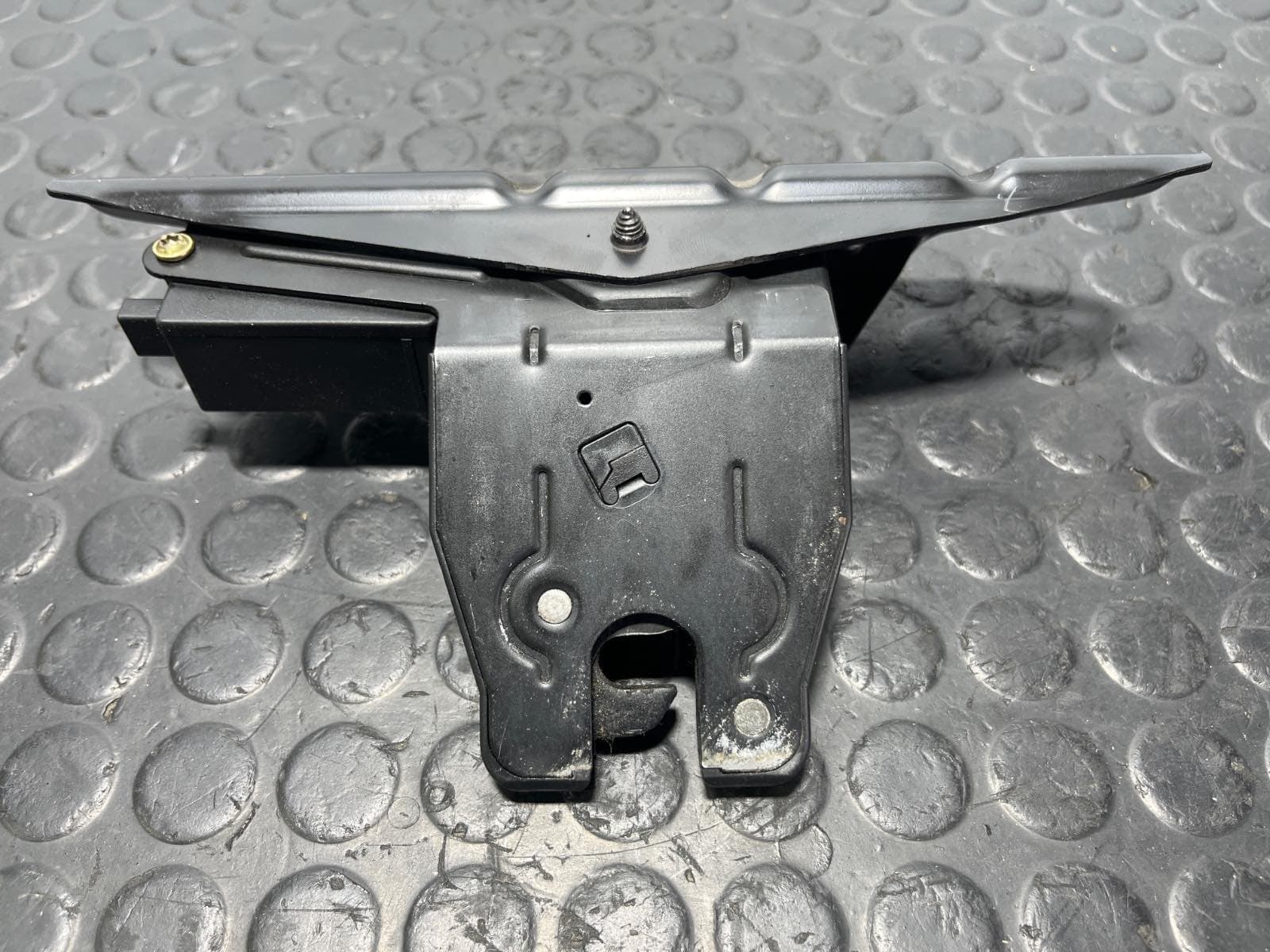 Recambio de CERRADURA MALETERO / PORTON para BMW SERIE 5 TOURING (E61) 530 D M57D 306D2 referencia OEM IAM 7014870 - NEGRO 3