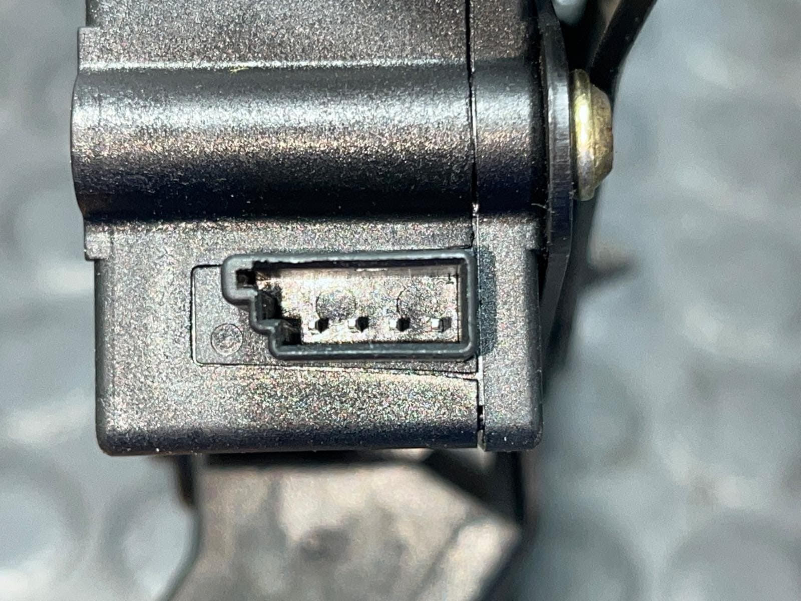 Recambio de CERRADURA MALETERO / PORTON para BMW SERIE 5 TOURING (E61) 530 D M57D 306D2 referencia OEM IAM 7014870 - NEGRO 4