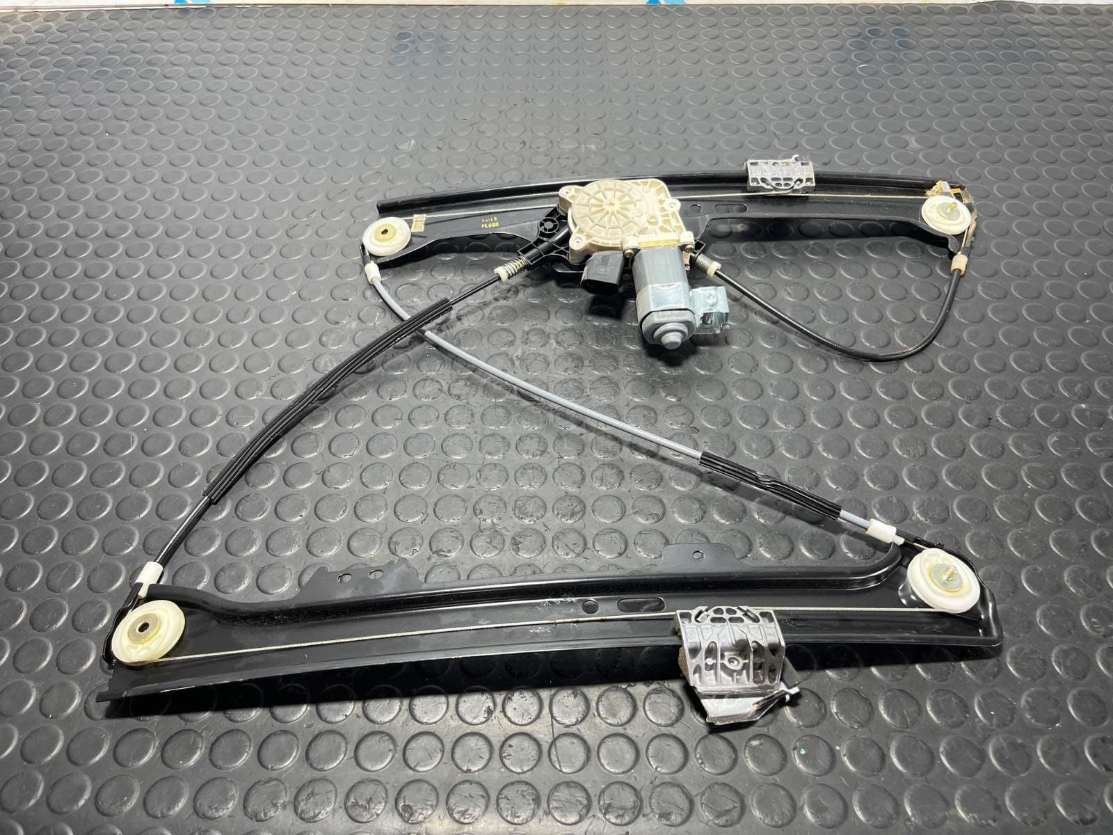 Recambio de ELEVALUNAS DELANTERO DERECHO para BMW SERIE 5 TOURING (E61) 530 D M57D 306D2 referencia OEM IAM 7034352 - AZUL