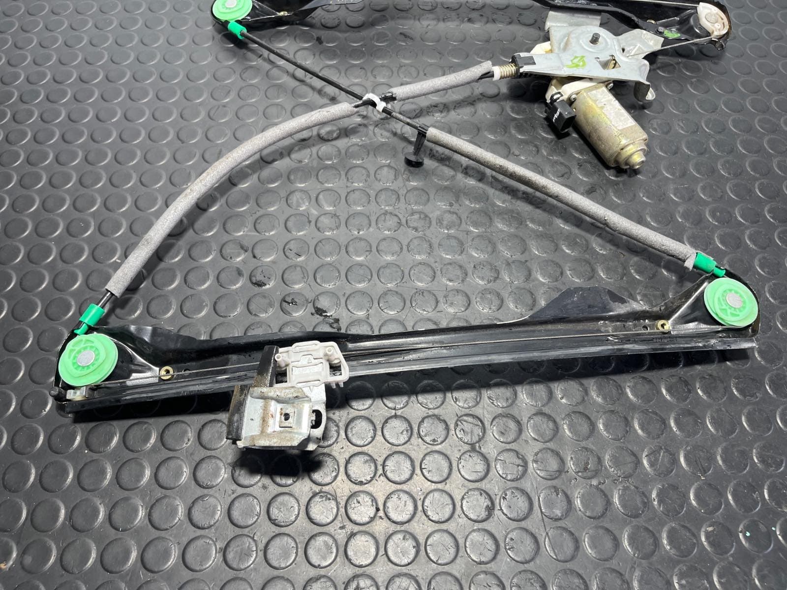 Recambio de ELEVALUNAS DELANTERO DERECHO para FORD FOCUS BERLINA (CAK) Ghia FFDA referencia OEM IAM XS412323 - GRIS 5