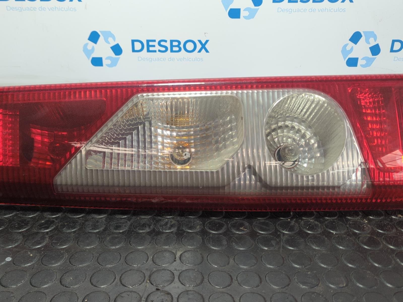 Recambio de PILOTO TRASERO IZQUIERDO para PEUGEOT EXPERT TEPEE 2.0 HDi 120 RHK(DW10UTED4) - BLANCO