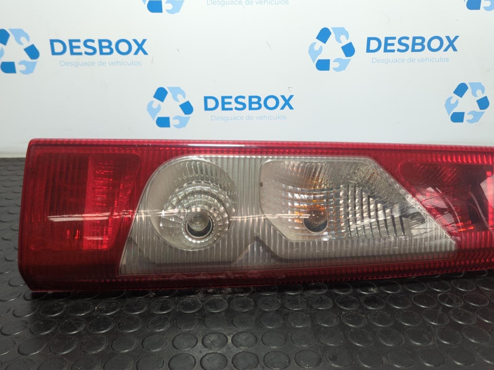 Recambio de PILOTO TRASERO DERECHO para PEUGEOT EXPERT TEPEE 2.0 HDi 120 RHK(DW10UTED4) - BLANCO