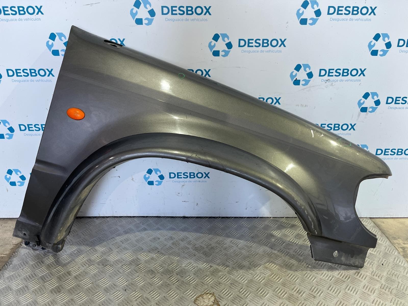 Recambio de ALETA DELANTERA DERECHA para FORD EXPLORER 4.0 V6 CAT XS         referencia OEM IAM    - GRIS