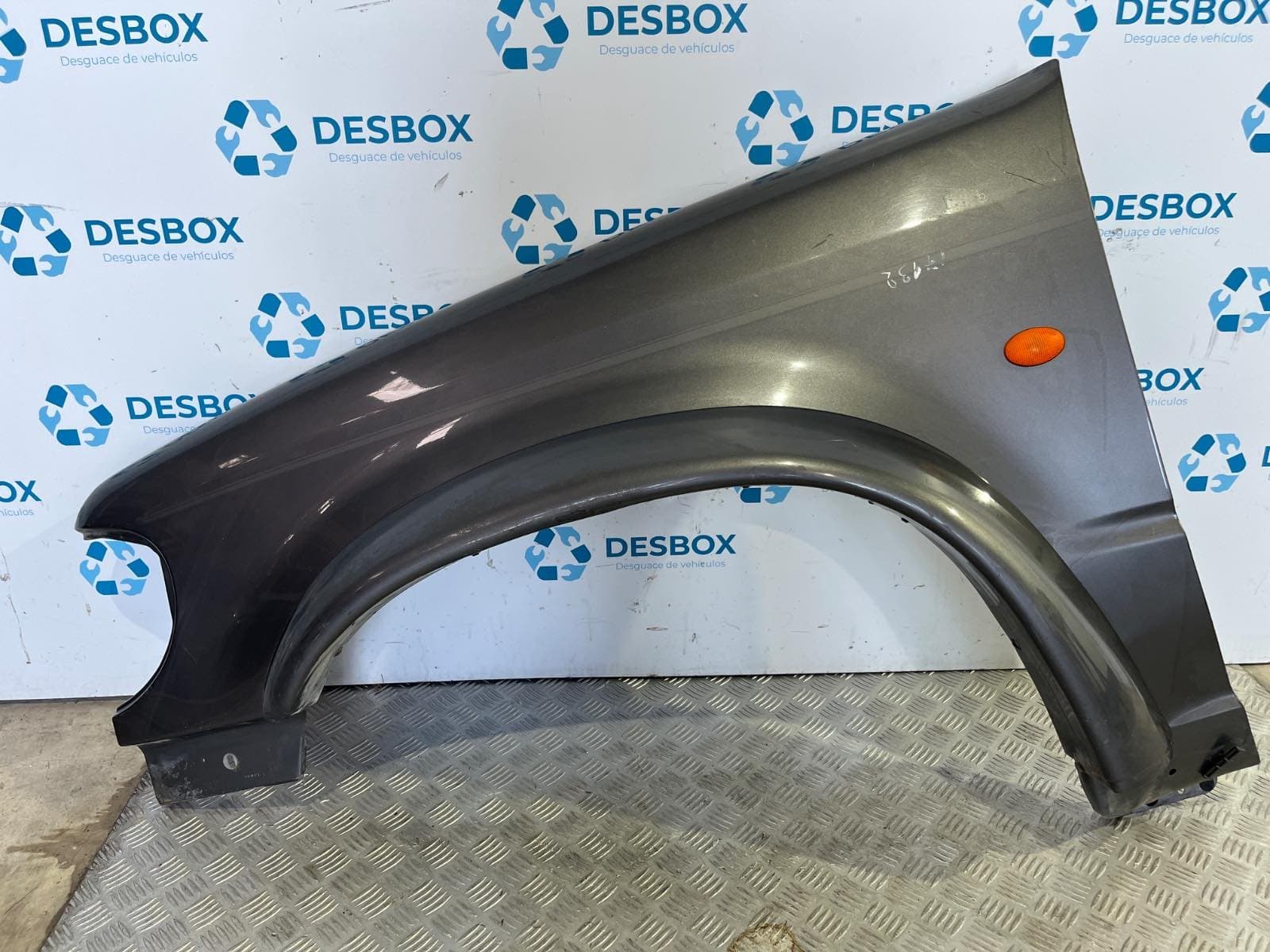 Recambio de ALETA DELANTERA IZQUIERDA para FORD EXPLORER 4.0 V6 CAT XS         referencia OEM IAM    - GRIS
