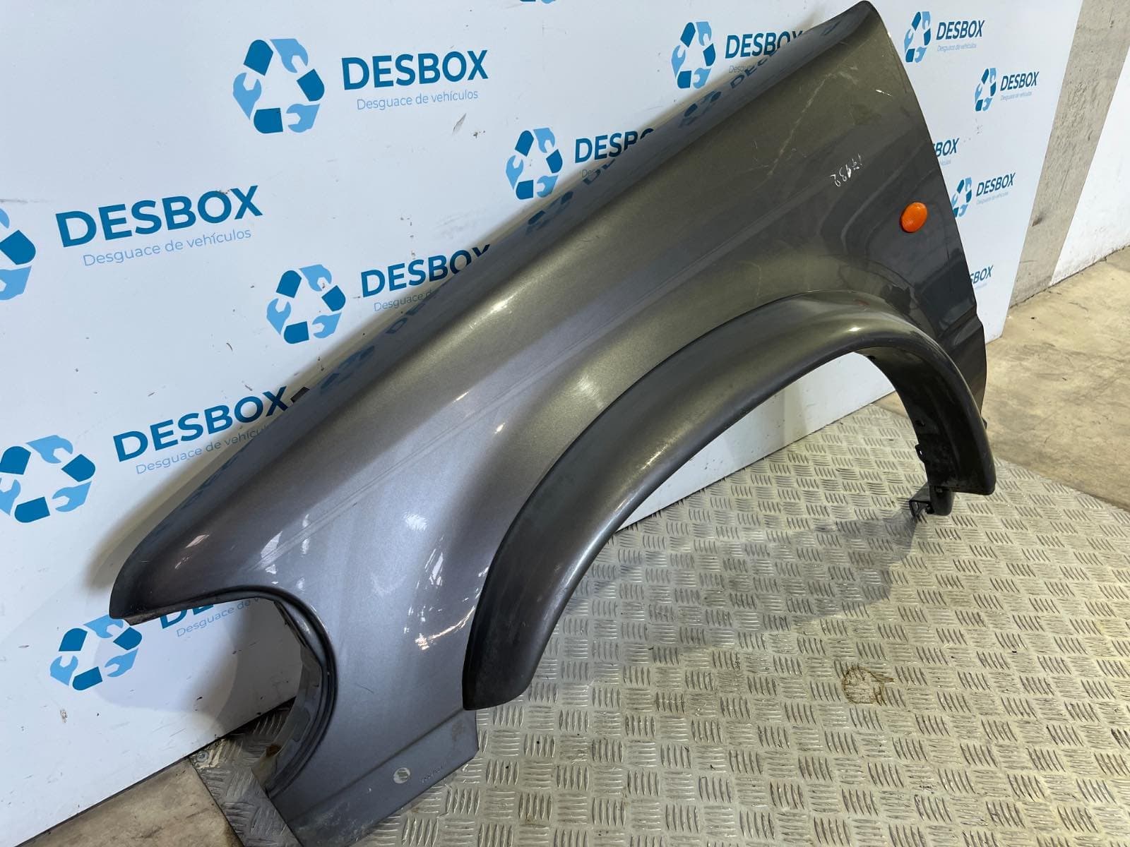 Recambio de ALETA DELANTERA IZQUIERDA para FORD EXPLORER 4.0 V6 CAT XS         referencia OEM IAM    - GRIS 2