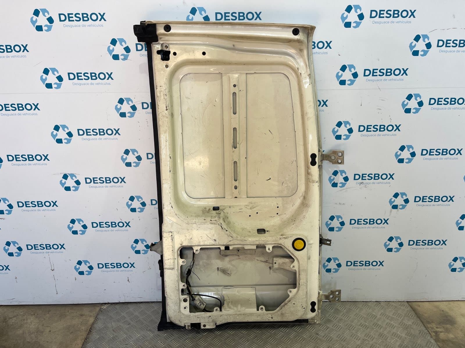 Recambio de PORTON TRASERO IZQUIERDO para FORD TRANSIT CONNECT (TC7) 1.8 TDCi CAT HCPA referencia OEM IAM    - BLANCO 6