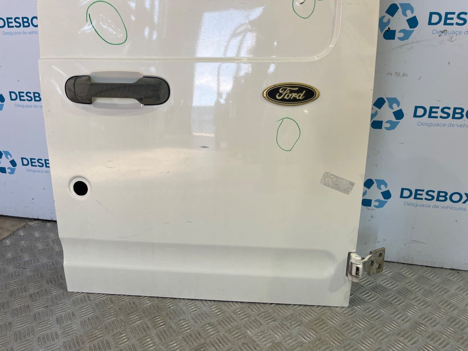Recambio de PORTON TRASERO DERECHO para FORD TRANSIT CONNECT (TC7) 1.8 TDCi CAT HCPA referencia OEM IAM    - BLANCO 5