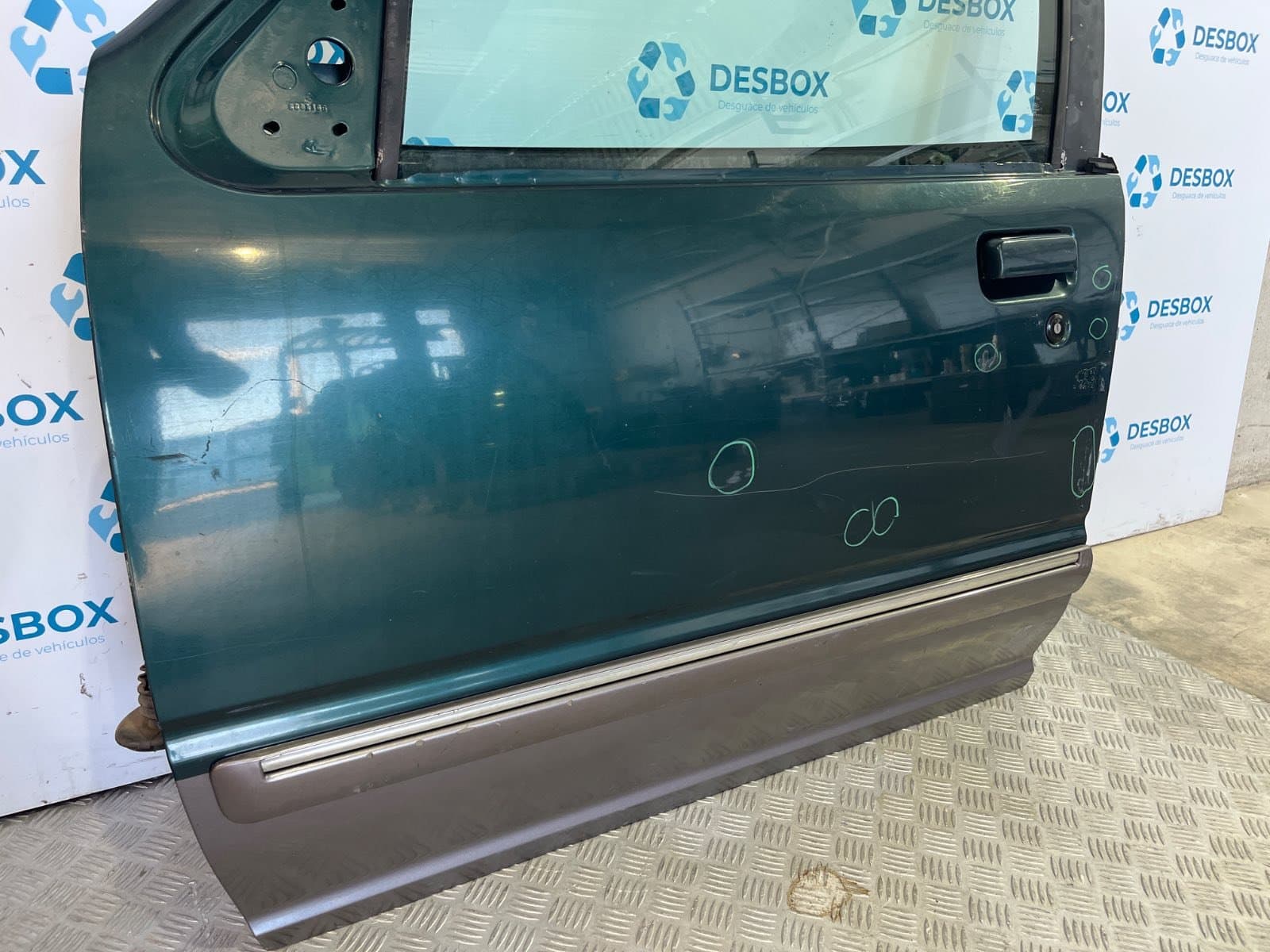 Recambio de PUERTA DELANTERA IZQUIERDA para FORD EXPLORER 6