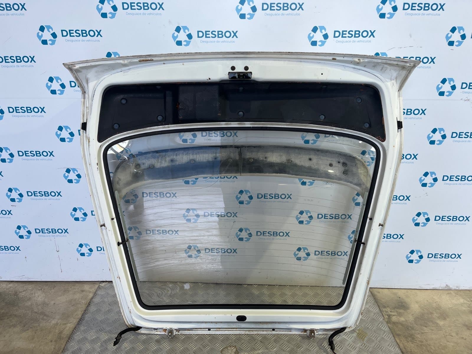 Recambio de PORTON TRASERO para FORD SIERRA BERLINA 5