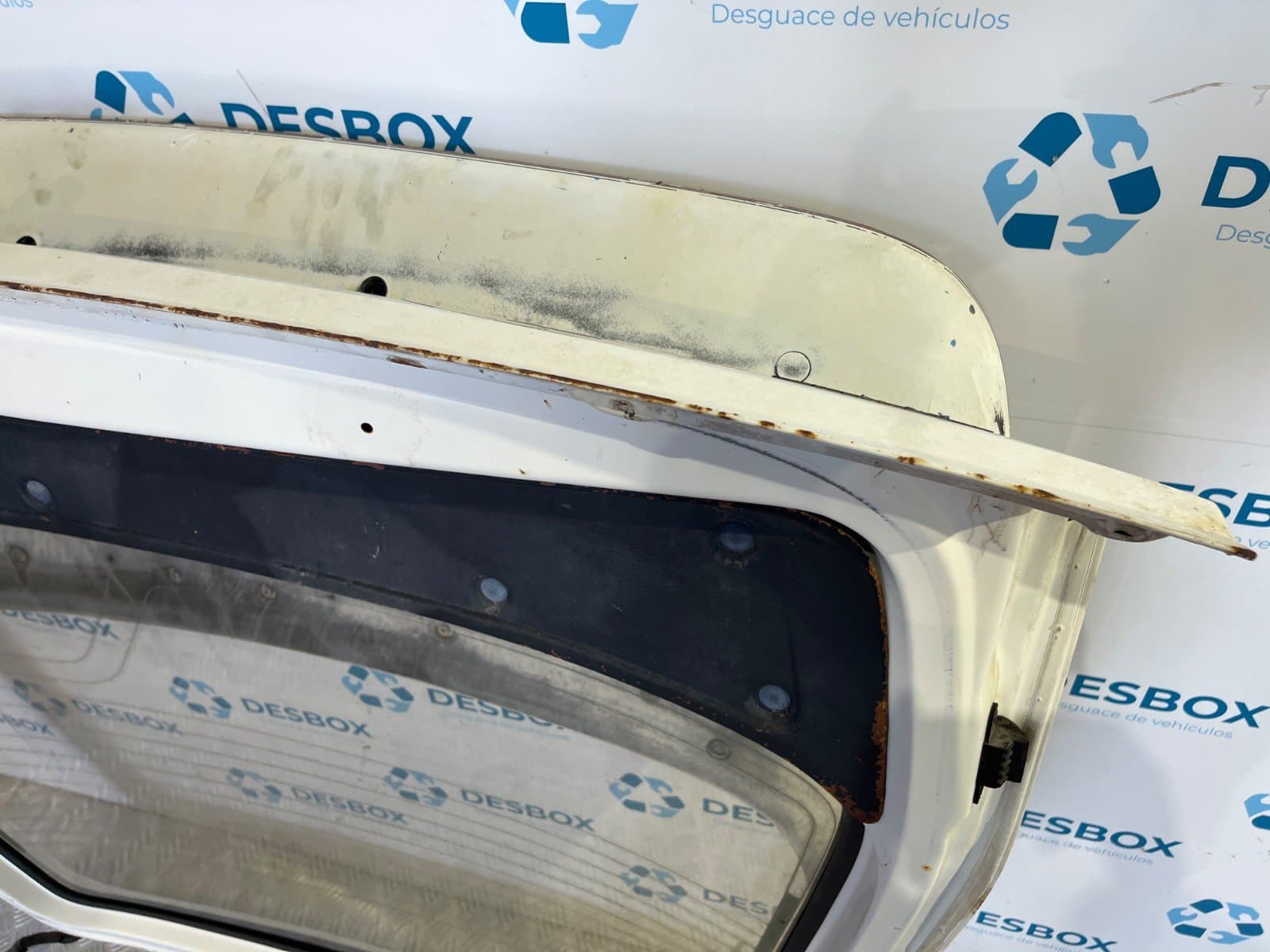 Recambio de PORTON TRASERO para FORD SIERRA BERLINA 8