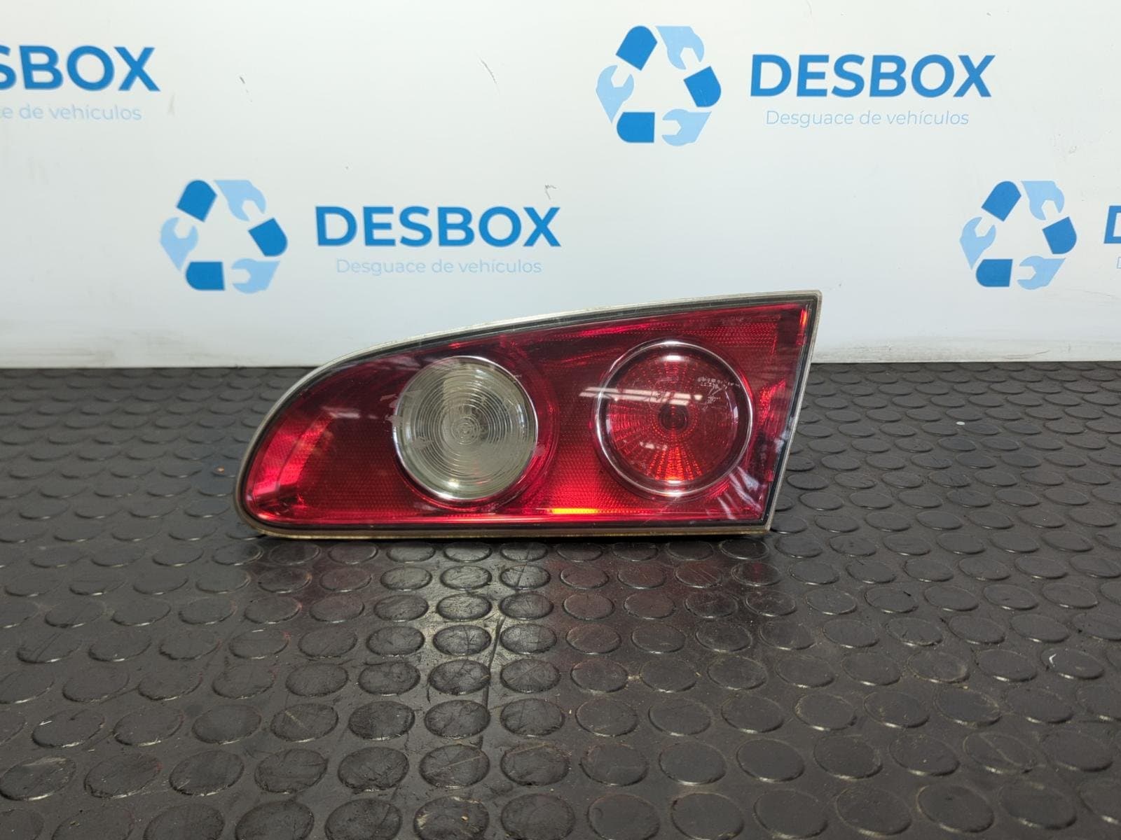 Recambio de PILOTO PORTON DERECHO para SEAT IBIZA (6L1) 1.4 TDI AMF referencia OEM IAM 6L6945094F - BLANCO