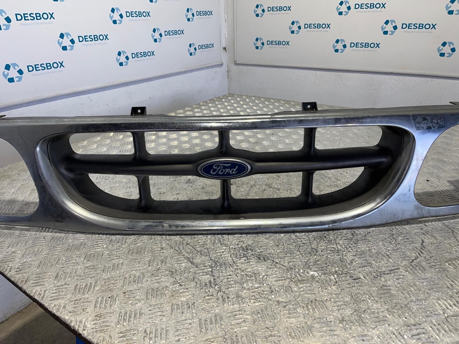 Recambio de REJILLA DELANTERA para FORD EXPLORER 4.0 V6 CAT XS         referencia OEM IAM    - GRIS 4