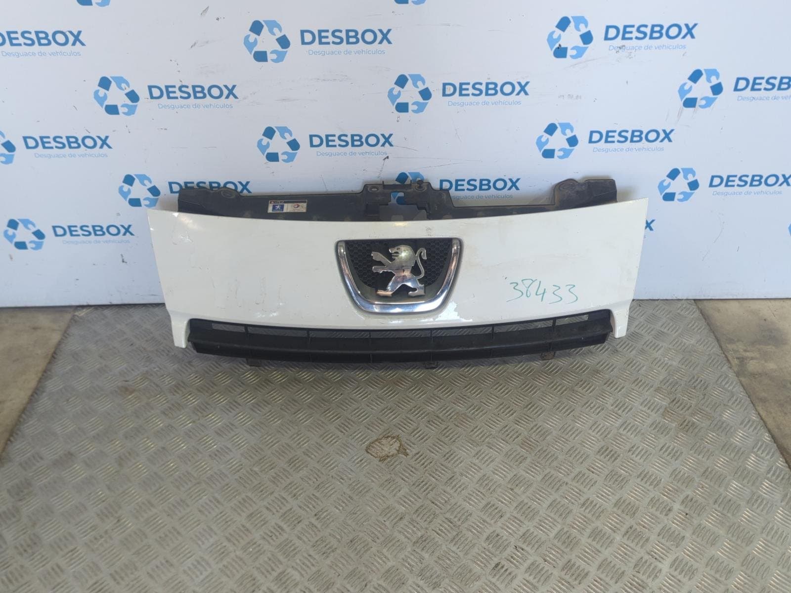 Recambio de REJILLA DELANTERA para PEUGEOT EXPERT TEPEE 2.0 HDi 120 RHK(DW10UTED4) referencia OEM IAM 1497647077 - BLANCO