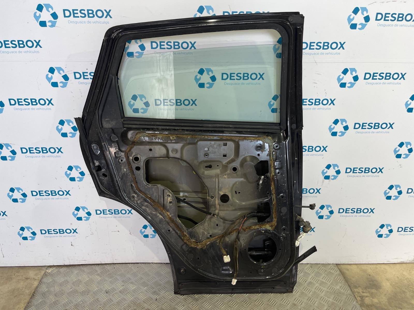 Recambio de PUERTA TRASERA IZQUIERDA para NISSAN QASHQAI (J10) 1.5 DCI K9K - NEGRO 2