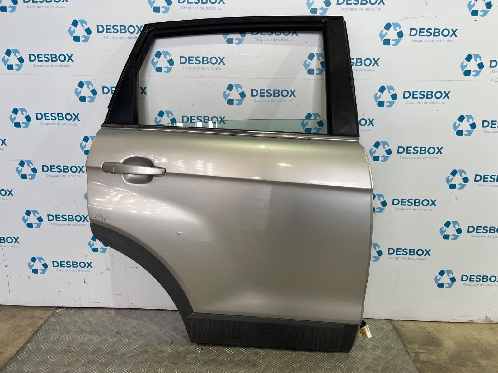Recambio de PUERTA TRASERA DERECHA para CHEVROLET CAPTIVA 2.0 VCDI LT Z20S - GRIS