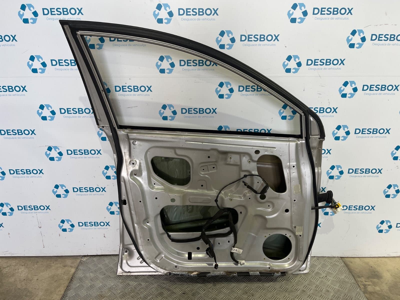 Recambio de PUERTA DELANTERA IZQUIERDA para CHEVROLET CAPTIVA 2.0 VCDI LT Z20S - GRIS 5