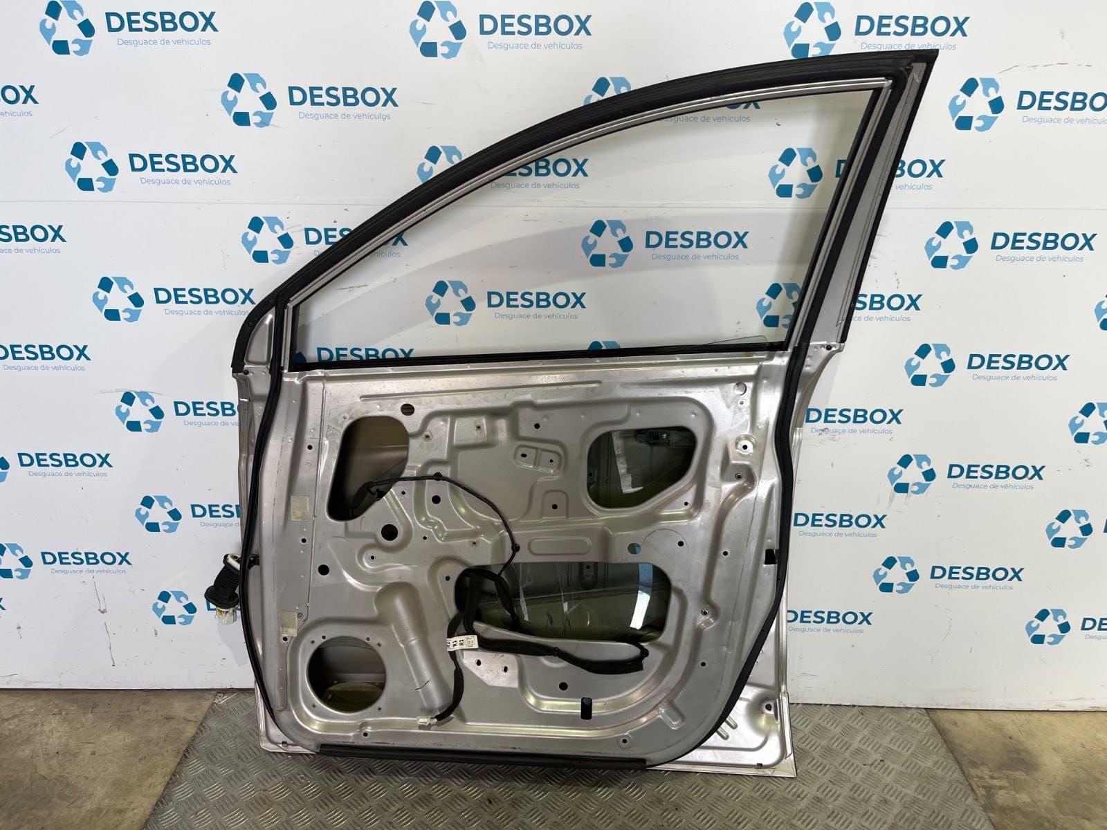 Recambio de PUERTA DELANTERA DERECHA para CHEVROLET CAPTIVA 2.0 VCDI LT Z20S - GRIS 6