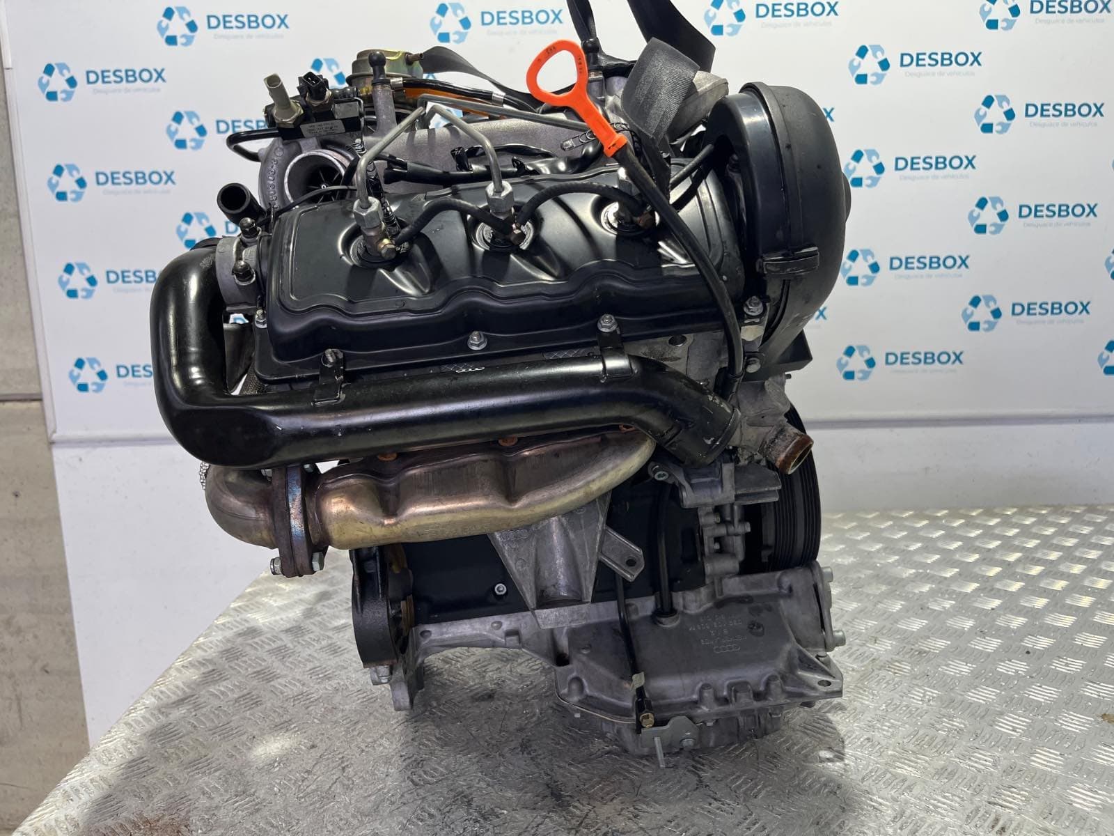 Recambio de MOTOR para AUDI A4 BERLINA (8E) 2.5 TDI AKE referencia OEM IAM AKE - AZUL 4