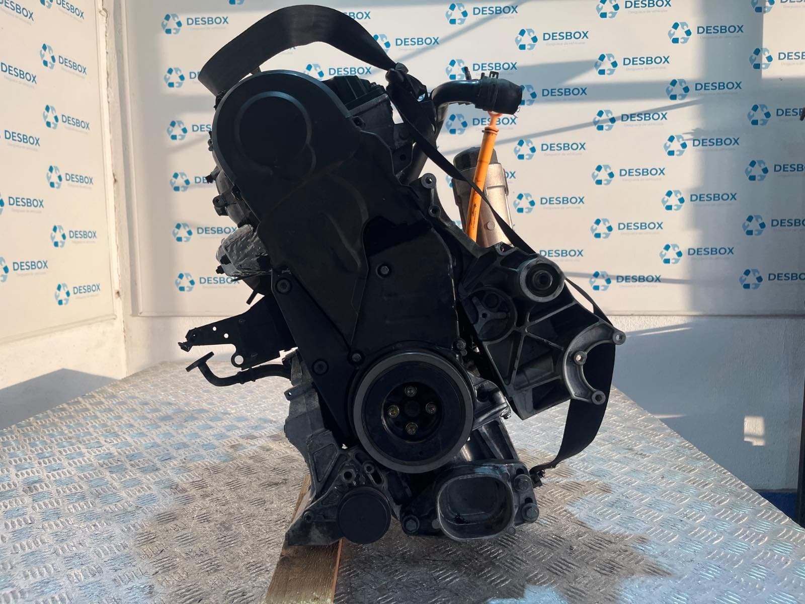 Recambio de MOTOR para VOLKSWAGEN PASSAT BERLINA (3B3) Advance AVB referencia OEM IAM AVB  - AZUL