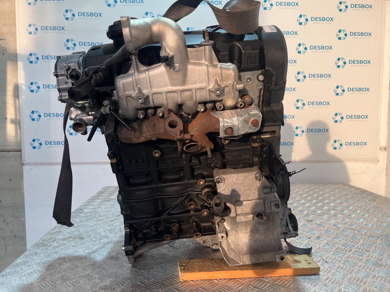 Recambio de MOTOR para VOLKSWAGEN PASSAT BERLINA (3B3) Advance AVB referencia OEM IAM AVB  - AZUL 4