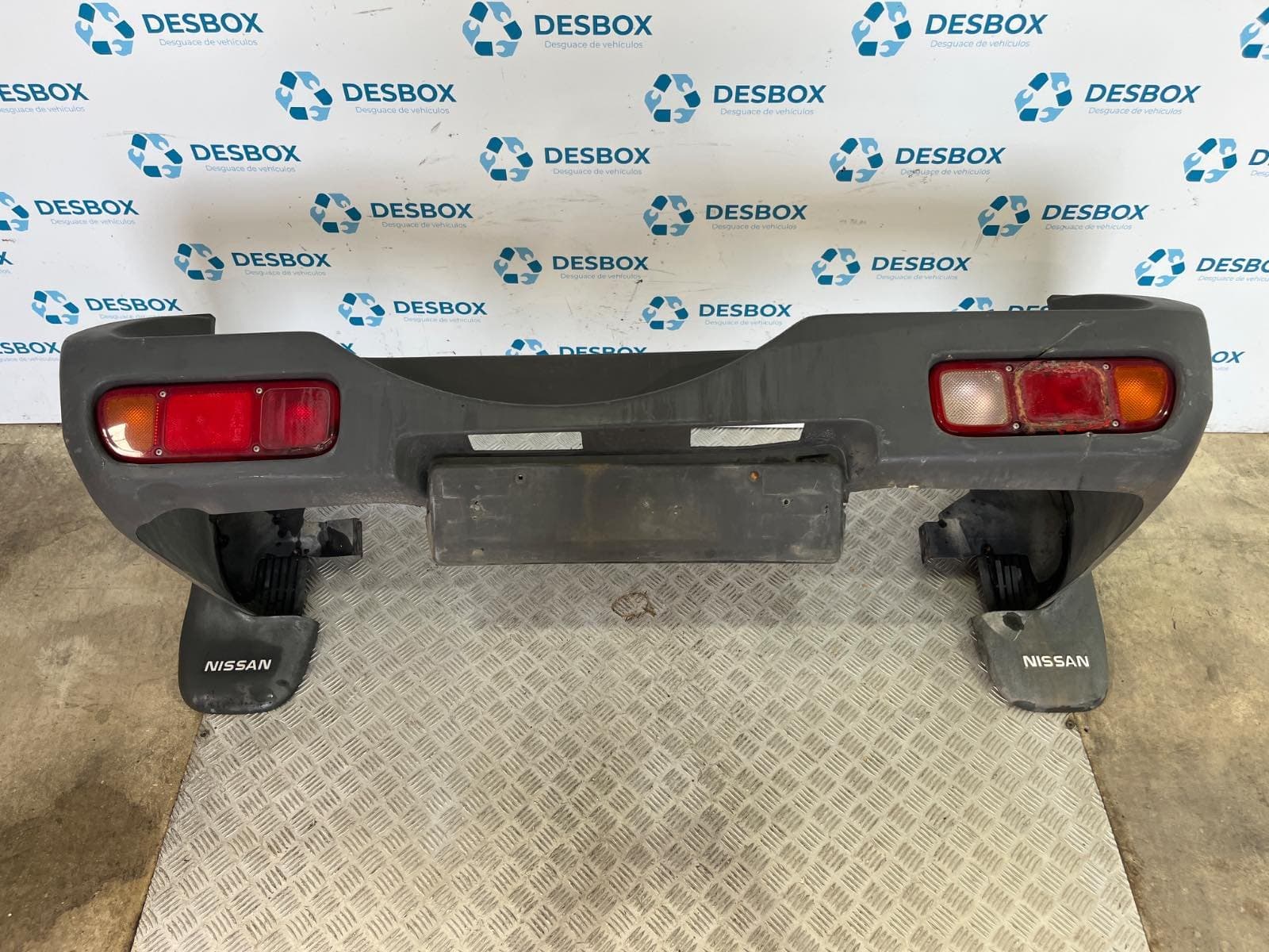 Recambio de PARAGOLPES TRASERO para NISSAN TERRANO II 2.4 i 12V 4WD KA24E - GRIS