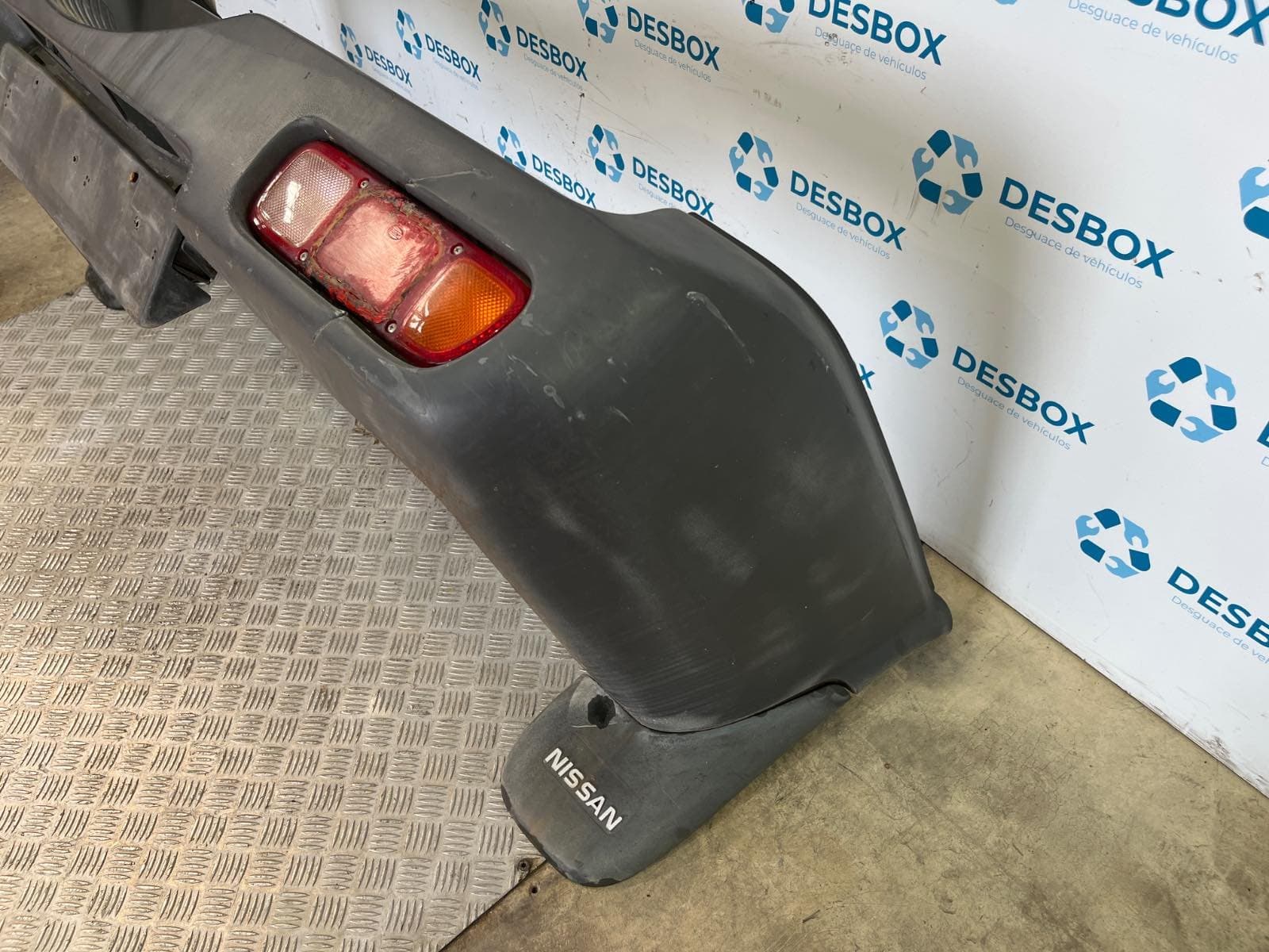 Recambio de PARAGOLPES TRASERO para NISSAN TERRANO II 2.4 i 12V 4WD KA24E - GRIS 2