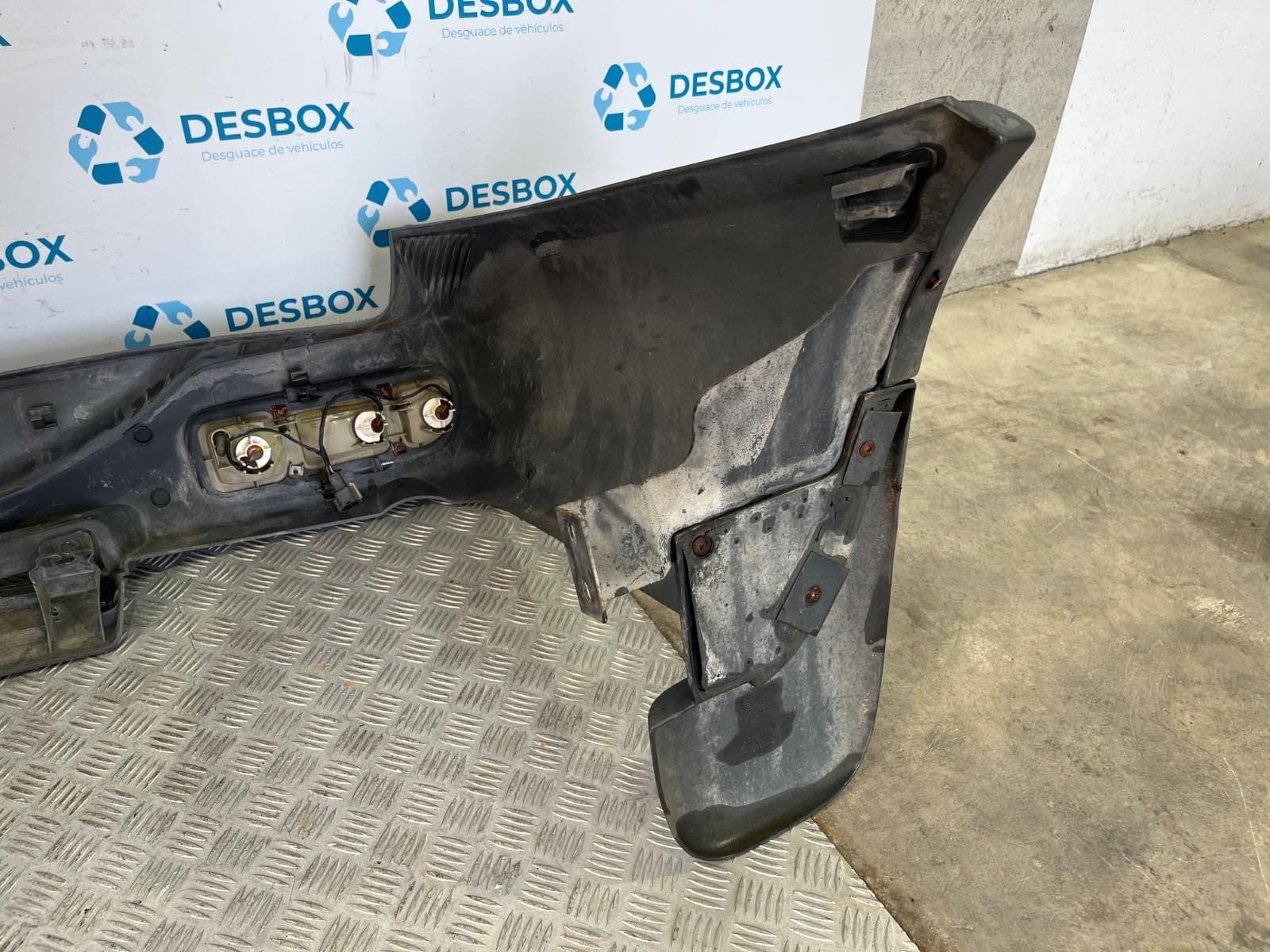 Recambio de PARAGOLPES TRASERO para NISSAN TERRANO II 2.4 i 12V 4WD KA24E - GRIS 9