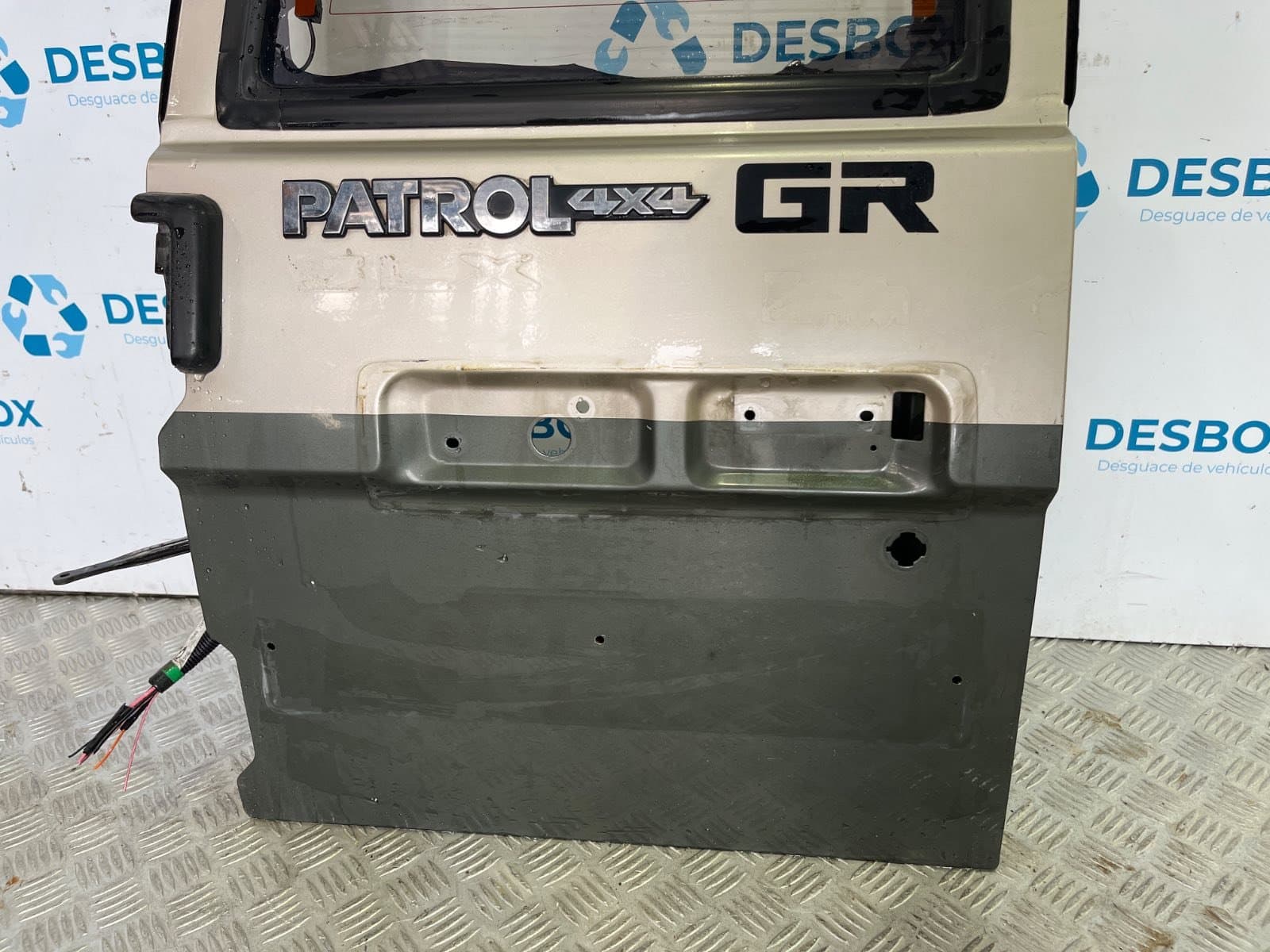 Recambio de PORTON TRASERO IZQUIERDO para NISSAN PATROL GR (Y60) 2.8 TURBO DIESEL RD28 TURBO - GRIS 2