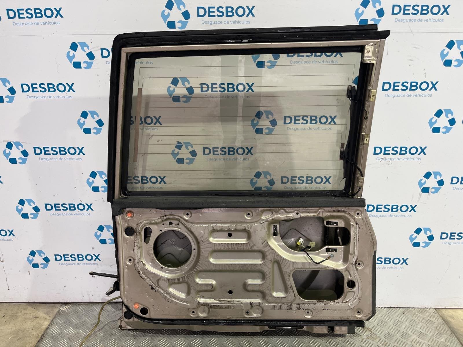 Recambio de PORTON TRASERO DERECHO para NISSAN PATROL GR (Y60) 2.8 TURBO DIESEL RD28 TURBO - GRIS 4