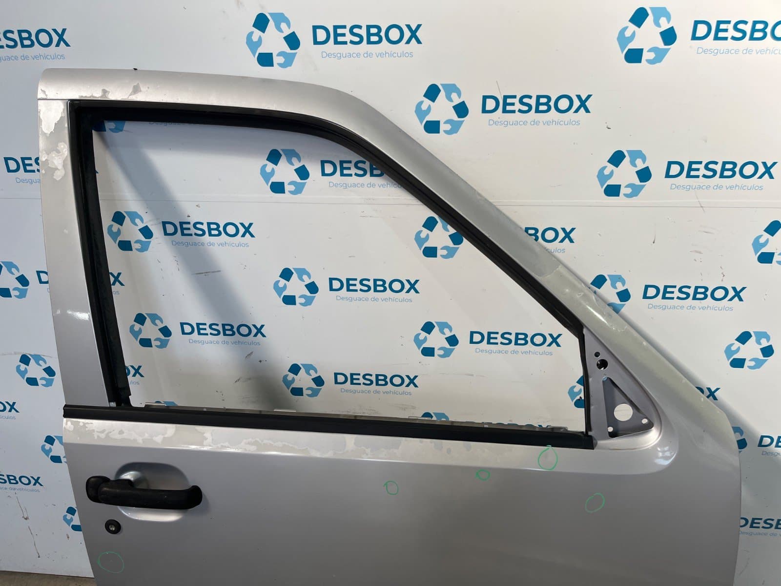 Recambio de PUERTA DELANTERA DERECHA para NISSAN TERRANO II 2.4 i 12V 4WD KA24E - GRIS 2