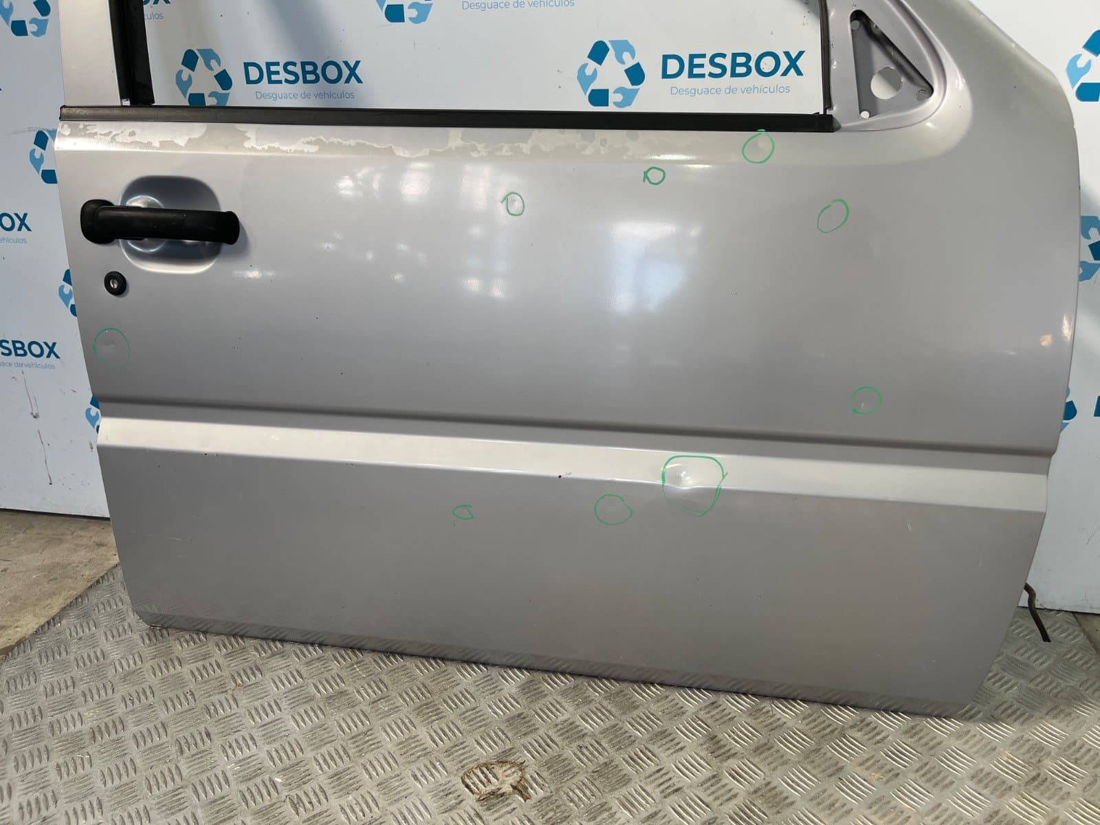 Recambio de PUERTA DELANTERA DERECHA para NISSAN TERRANO II 2.4 i 12V 4WD KA24E - GRIS 4