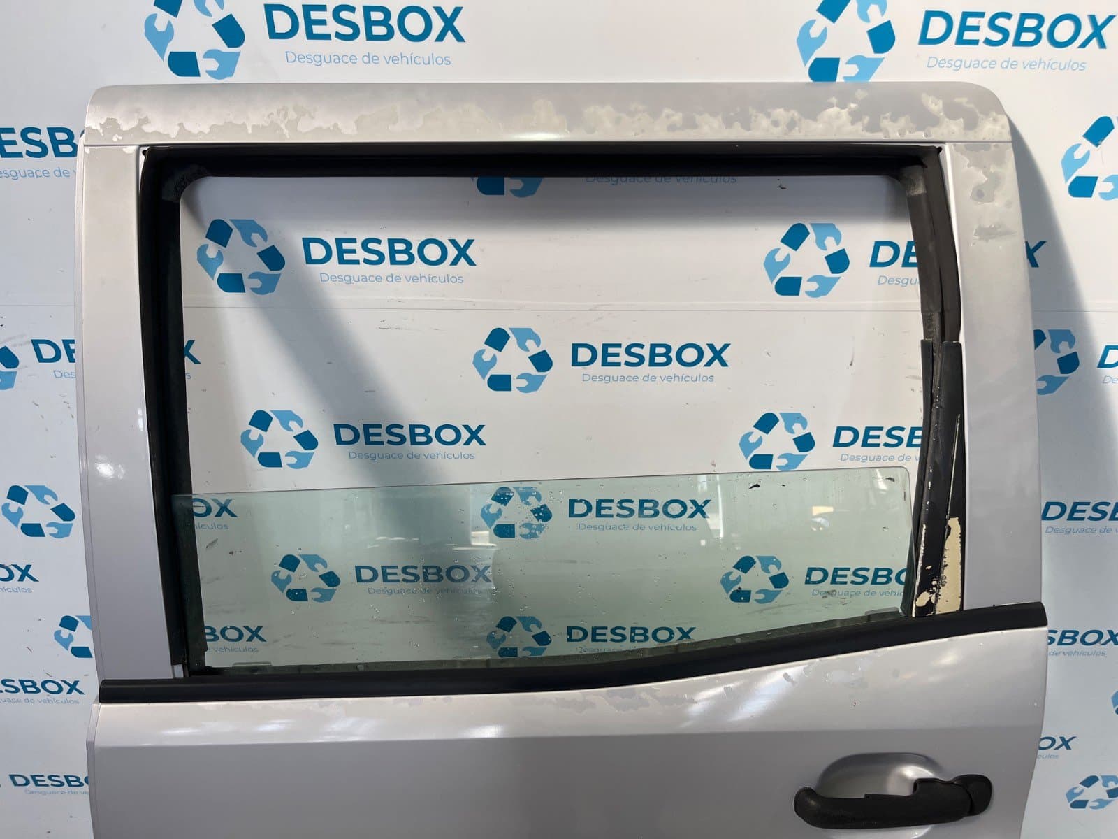 Recambio de PUERTA TRASERA IZQUIERDA para NISSAN TERRANO II 2.4 i 12V 4WD KA24E - GRIS 4
