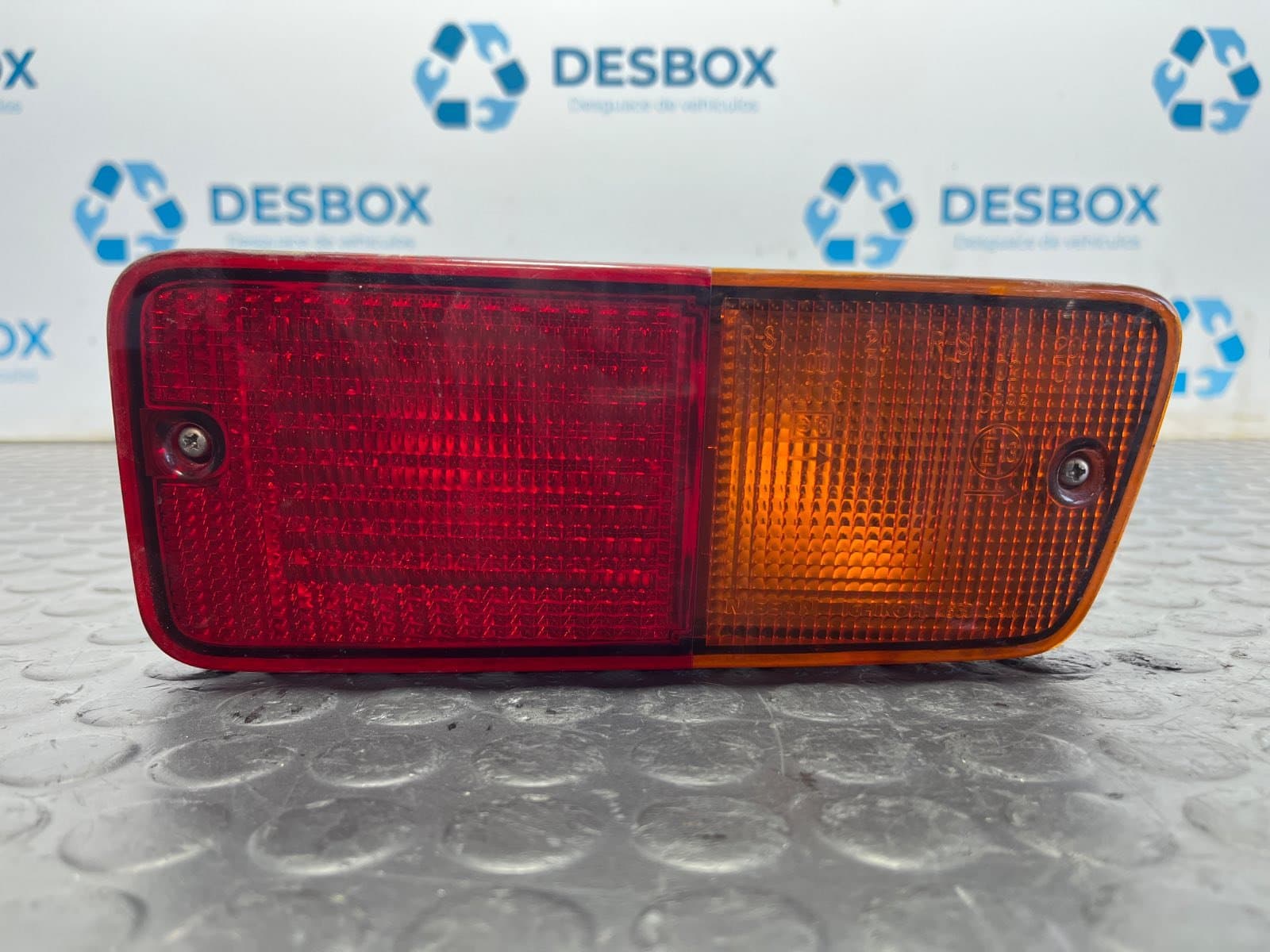 Recambio de PILOTO TRASERO DERECHO PARAGOLPES para NISSAN PATROL GR (Y60) 2.8 TURBO DIESEL RD28 TURBO referencia OEM IAM 4659 - GRIS