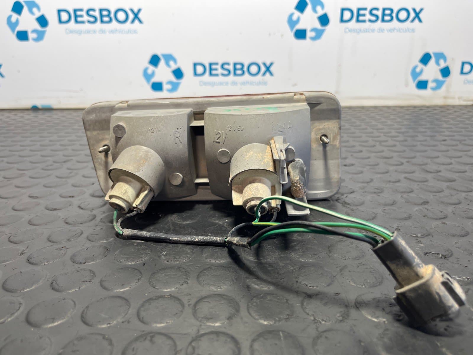 Recambio de PILOTO TRASERO DERECHO PARAGOLPES para NISSAN PATROL GR (Y60) 2.8 TURBO DIESEL RD28 TURBO referencia OEM IAM 4659 - GRIS 2